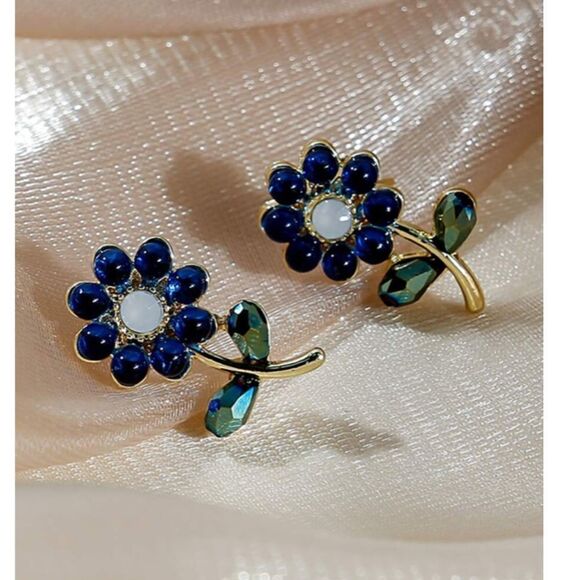 Flower Stud Earrings  - Picture 3 of 4